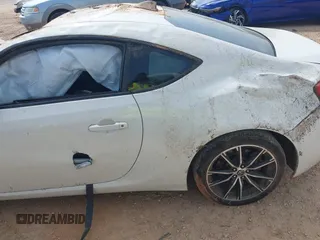 2017 Toyota 86 z VIN JF1ZNAA11H8703549, wystawiony jako IAAI lot #42007728 z przebiegiem 85 327 mil mil oraz . Historia ofert i sprzedaży dostępna na DreamBid. Obrazek 6.