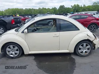 2007 Volkswagen Beetle with VIN 3VWRW31C27M511441, listed as a IAAI auction lot 42362203 with 200,236 mi miles and . Bid and sale history available at DreamBid. Image 14.
