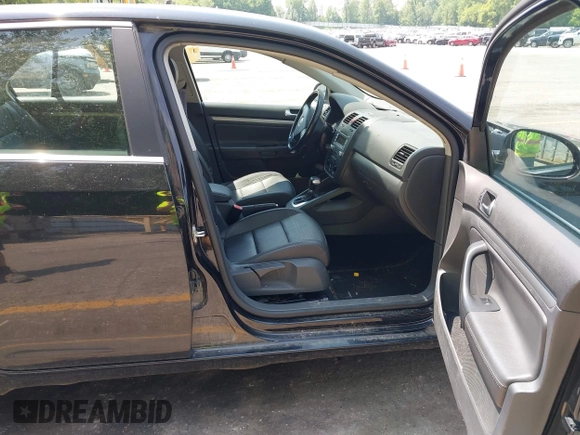 2008 Volkswagen Jetta SE with VIN 3VWRZ71K18M160304, listed as a IAAI auction lot 42484836 with 185,592 mi miles and . Bid and sale history available at DreamBid. Image 5.