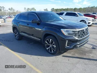 2024 Volkswagen Atlas SEL Premium R-Line z VIN 1V2FE2CA1RC247274, wystawiony jako IAAI lot #41565039 z przebiegiem 7 030 mil mil oraz . Historia ofert i sprzedaży dostępna na DreamBid. Obrazek 1.