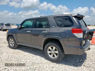 2011 Toyota 4Runner SR5 with VIN JTEZU5JRXB5019257, listed as a Copart auction lot 61050695 with 209,865 mi miles and Clean title. Bid and sale history available at DreamBid. Image 2.