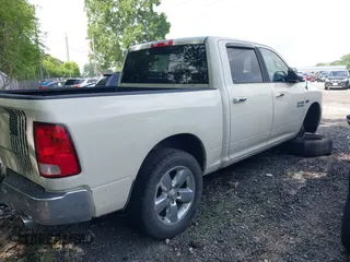 2016 Ram 1500 Lone Star z VIN 3C6RR6LT4GG300840, wystawiony jako IAAI lot #42456323 z przebiegiem 284 933 mil mil oraz . Historia ofert i sprzedaży dostępna na DreamBid. Obrazek 4.