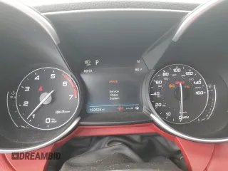2019 Alfa Romeo Giulia z VIN ZARFAMANXK7600999, wystawiony jako Copart lot #55025785 z przebiegiem 102 625 mil mil oraz Tytuł czysty. Historia ofert i sprzedaży dostępna na DreamBid. Obrazek 10.