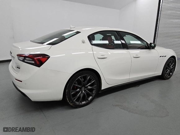 2021 Maserati Ghibli S with VIN ZAM57YSA6M1360181, listed as a Copart auction lot 43330245 with 61,595 mi miles and Clean Title. Bid and sale history available at carsss.com. Image 3.