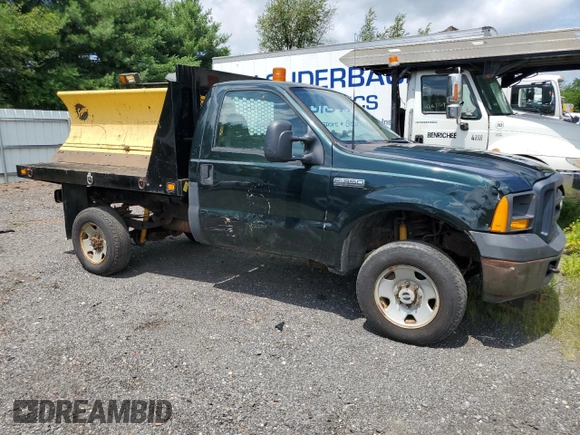 2006 Ford F-350 with VIN 1FDWF31526ED67123, listed as a Copart auction lot 65057085 with 32,342 mi miles and Clean title. Bid and sale history available at DreamBid. Image 4.