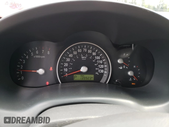 2010 Kia Sedona LX with VIN KNDMG4C32A6346589, listed as a Copart auction lot 53001474 with 139,923 mi miles and Salvage Title. Bid and sale history available at carsss.com. Image 9.