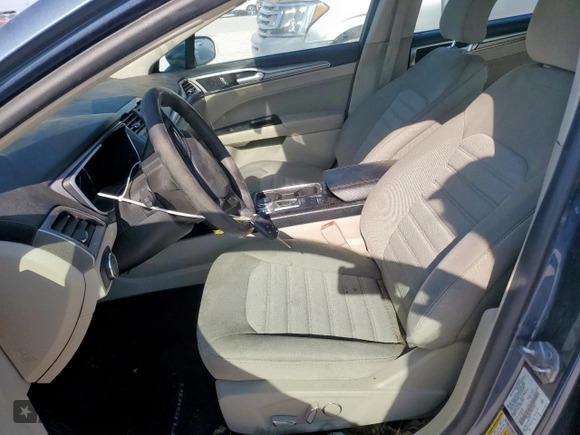2019 Ford Fusion SE with VIN 3FA6P0H79KR149815, listed as a Copart auction lot 53328365 with 128,189 mi miles and Clean Title. Bid and sale history available at carsss.com. Image 7.