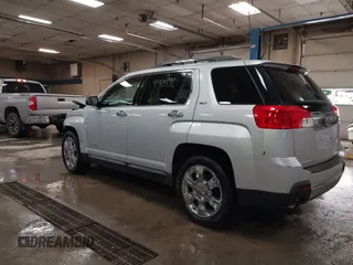 2010 GMC Terrain SLT-2 z VIN 2CTFLJEY5A6352333, wystawiony jako IAAI lot #41440492 z przebiegiem 58 607 mil mil oraz . Historia ofert i sprzedaży dostępna na DreamBid. Obrazek 3.