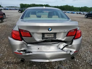 2011 BMW 5 Series 535i z VIN WBAFR7C51BC607779, wystawiony jako Copart lot #55216495 z przebiegiem 130 784 mil mil oraz Szkody całkowita. Historia ofert i sprzedaży dostępna na DreamBid. Obrazek 6.