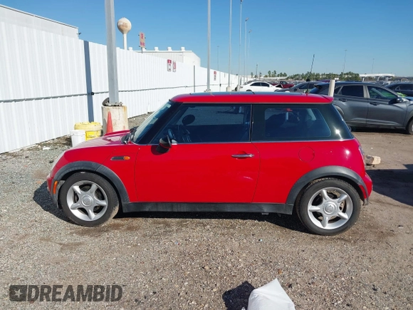 2003 MINI Hardtop with VIN WMWRC33413TC48601, listed as a IAAI auction lot 41418901 with 57,095 mi miles and . Bid and sale history available at DreamBid. Image 15.