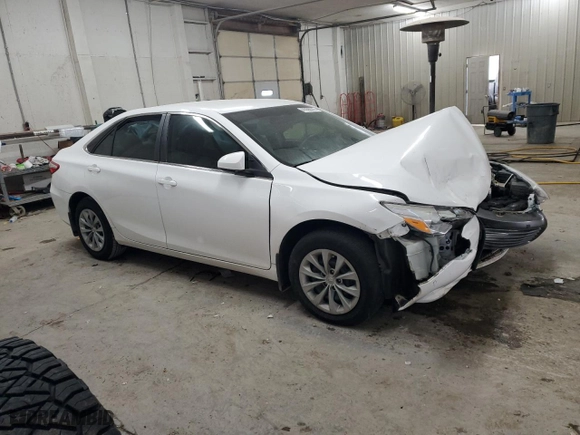 2017 Toyota Camry XLE with VIN 4T1BF1FK7HU441954, listed as a Copart auction lot 41996015 with 87,442 mi miles and Salvage Title. Bid and sale history available at carsss.com. Image 4.