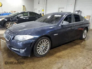 2013 BMW 5 Series 535i xDrive z VIN WBAFU7C5XDDU66268, wystawiony jako Copart lot #61950265 z przebiegiem 103 534 mil mil oraz Szkoda całkowita • Salvage title. Historia ofert i sprzedaży dostępna na DreamBid. Obrazek 1.
