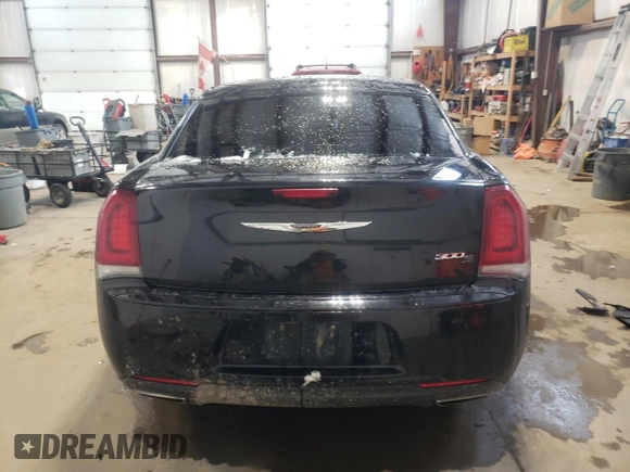 2015 Chrysler 300 S z VIN 2C3CCABG9FH845376, wystawiony jako Copart lot #59557465 z przebiegiem 139 110 mil mil oraz Szkoda całkowita • Salvage title. Historia ofert i sprzedaży dostępna na DreamBid. Obrazek 6.