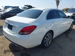 2017 Mercedes-Benz C 300 с VIN 55SWF4JB6HU188700, выставлен на аукционе IAAI как лот 42390502 с пробегом 105 653 миль миль и . История ставок и продаж доступна на DreamBid. Изображение 4.