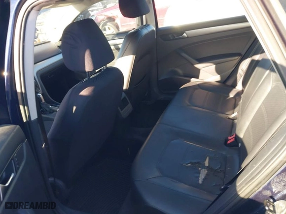 2015 Volkswagen Passat 1.8T S with VIN 1VWAT7A35FC006183, listed as a IAAI auction lot 40901588 with 138,030 mi miles. Bid and sale history available at carsss.com. Image 8.
