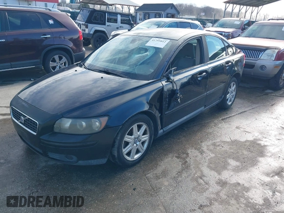2006 Volvo S40 2.4L with VIN YV1MS382862160847, listed as a IAAI auction lot 41755812 with 163,594 mi miles. Bid and sale history available at carsss.com. Image 17.