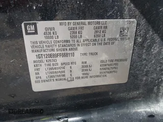 2015 GMC Sierra 2500HD available WiFi Denali with VIN 1GT120E89FF668110, listed as a IAAI auction lot 41805520 with 1 mi miles. Bid and sale history available at carsss.com. Image 9.