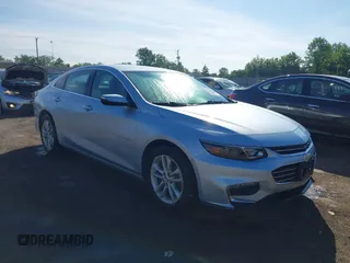 2018 Chevrolet Malibu LT z VIN 1G1ZD5ST4JF225982, wystawiony jako IAAI lot #42290615 z przebiegiem 122 483 mil mil oraz . Historia ofert i sprzedaży dostępna na DreamBid. Obrazek 1.