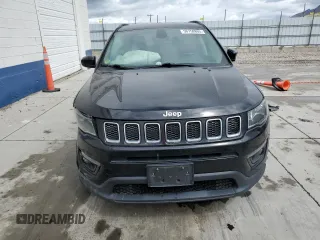 2018 Jeep Compass Latitude z VIN 3C4NJDBB5JT161280, wystawiony jako Copart lot #56758805 z przebiegiem 82 142 mil mil oraz Szkoda całkowita • Salvage title. Historia ofert i sprzedaży dostępna na DreamBid. Obrazek 5.