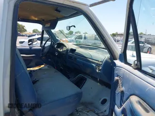 1994 Ford F-150 with VIN 1FTEF14Y9RLA15960, listed as a IAAI auction lot 42414742 with 161,926 mi miles and . Bid and sale history available at DreamBid. Image 5.