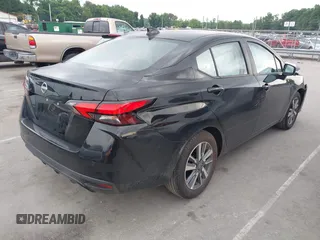 2025 Nissan Versa SV z VIN 3N1CN8EV5SL818284, wystawiony jako IAAI lot #42374797 z przebiegiem 7 800 mil mil oraz . Historia ofert i sprzedaży dostępna na DreamBid. Obrazek 4.