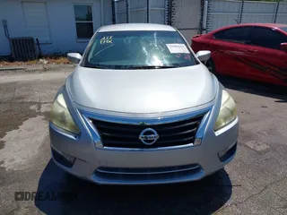 2013 Nissan Altima SV with VIN 1N4AL3AP9DC250808, listed as a IAAI auction lot 41980619 with 172,675 mi miles and . Bid and sale history available at carsss.com. Image 6.