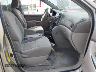2009 Toyota Sienna CE with VIN 5TDZK23C09S251520, listed as a IAAI auction lot 42155604 with 233,153 mi miles. Bid and sale history available at carsss.com. Image 5.