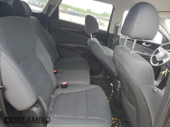 2020 Kia Sorento S z VIN 5XYPG4A56LG615016, wystawiony jako Copart lot #55848875 z przebiegiem Nie podano mil oraz Szkoda całkowita • Salvage title. Historia ofert i sprzedaży dostępna na DreamBid. Obrazek 10.