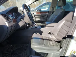 2008 Volkswagen Touareg 2 V6 with VIN WVGBE77L28D065600, listed as a Copart auction lot 43466525 with 188,341 mi miles and Salvage Title. Bid and sale history available at carsss.com. Image 7.