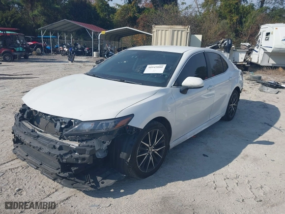 2021 Toyota Camry SE Nightshade with VIN 4T1G11AKXMU588517, listed as a IAAI auction lot 40949080 with NaN miles. Bid and sale history available at carsss.com. Image 18.