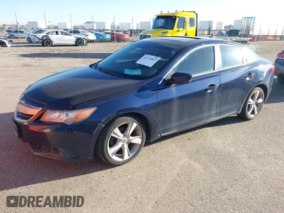 2013 Acura ILX Tech Pkg with VIN 19VDE1F79DE018421, listed as a IAAI auction lot 41115067 with 245,151 mi miles. Bid and sale history available at carsss.com. Image 2.