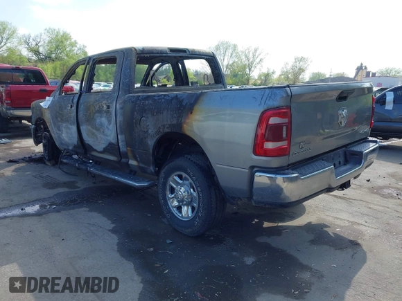 2024 Ram 2500 Big Horn z VIN 3C6UR5DL0RG102178, wystawiony jako IAAI lot #42044303 z przebiegiem Nie podano mil oraz . Historia ofert i sprzedaży dostępna na DreamBid. Obrazek 3.