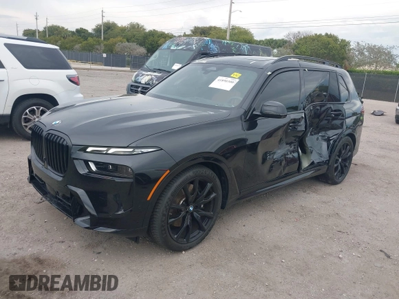 2024 BMW X7 xDrive40i z VIN 5UX23EM01R9V59412, wystawiony jako IAAI lot #41890300 z przebiegiem 11 867 mil mil oraz . Historia ofert i sprzedaży dostępna na DreamBid. Obrazek 17.