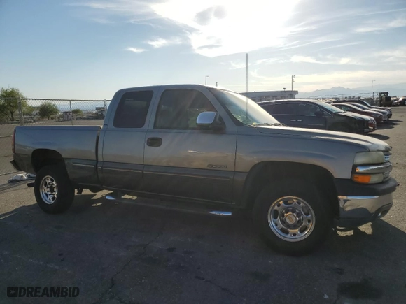 1999 Chevrolet Silverado 2500 LS with VIN 1GCFC29UXXZ117304, listed as a Copart auction lot 74266484 with 325,714 mi miles and Salvage Title. Bid and sale history available at carsss.com. Image 4.