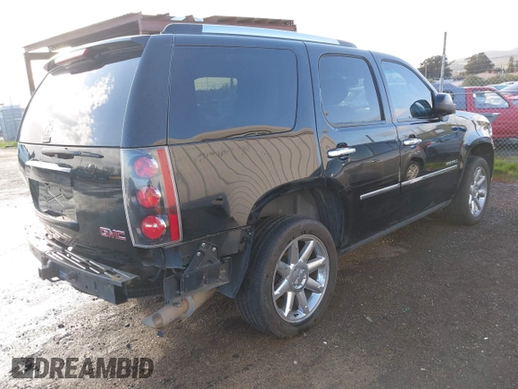 2013 GMC Yukon Denali with VIN 1GKS2EEF9DR208591, listed as a IAAI auction lot 41802138 with 160,371 mi miles. Bid and sale history available at carsss.com. Image 4.