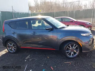 2020 Kia Soul GT-Line with VIN KNDJ63AU0L7054402, listed as a IAAI auction lot 41739639 with 47,775 mi miles. Bid and sale history available at carsss.com. Image 13.