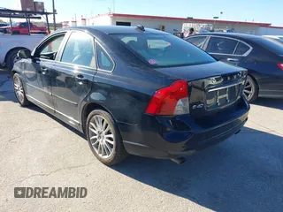 2011 Volvo S40 with VIN YV1672MS4B2530454, listed as a IAAI auction lot 40903475 with 64,491 mi miles. Bid and sale history available at carsss.com. Image 3.