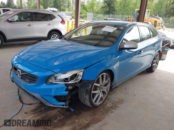 2015 Volvo V60 z VIN YV1902SS5F1222807, wystawiony jako IAAI lot #42202936 z przebiegiem 89 525 mil mil oraz . Historia ofert i sprzedaży dostępna na DreamBid. Obrazek 2.