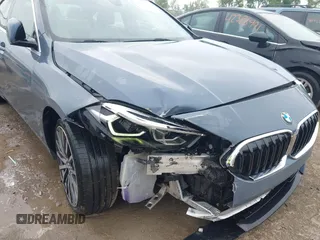 2021 BMW 2 Series 228i xDrive z VIN WBA73AK09M7G52220, wystawiony jako IAAI lot #42403680 z przebiegiem 72 407 mil mil oraz . Historia ofert i sprzedaży dostępna na DreamBid. Obrazek 6.
