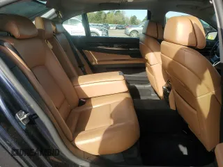 2012 BMW 7 Series 750Li xDrive z VIN WBAKC8C54CC436937, wystawiony jako Copart lot #49770985 z przebiegiem 135 609 mil mil oraz Czysty tytuł • Clean title. Historia ofert i sprzedaży dostępna na DreamBid. Obrazek 10.