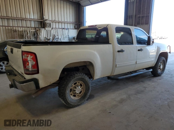 2009 GMC Sierra 1500 with VIN 1GTHC53K09F123683, listed as a Copart auction lot 86212884 with 341,816 mi miles and Salvage Title. Bid and sale history available at DreamBid. Image 3.