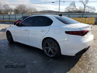 2020 Alfa Romeo Giulia Ti Sport z VIN ZARFAMBN4L7635554, wystawiony jako Copart lot #47129825 z przebiegiem 46 324 mil mil oraz Szkoda całkowita • Salvage title. Historia ofert i sprzedaży dostępna na DreamBid. Obrazek 2.