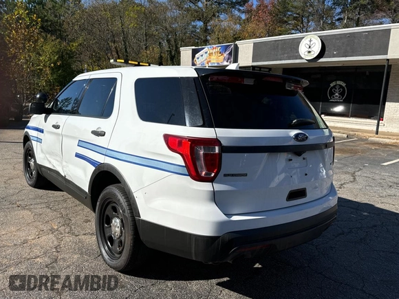 2016 Ford Utility Police Interceptor with VIN 1FM5K8AR4GGA86535, listed as a Copart auction lot 82485664 with 125,876 mi miles and Clean Title. Bid and sale history available at carsss.com. Image 3.
