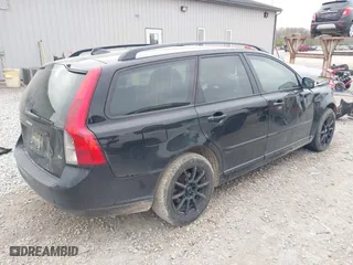 2008 Volvo V50 2.4L with VIN YV1MW382282379746, listed as a IAAI auction lot 42023404 with 182,247 mi miles. Bid and sale history available at carsss.com. Image 4.