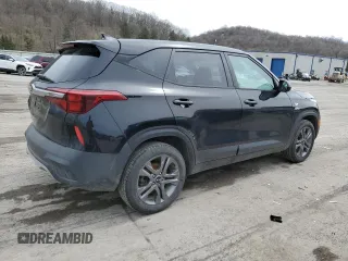 2021 Kia Seltos LX with VIN KNDEPCAA6M7104905, listed as a Copart auction lot 51917725 with 77,676 mi miles and Salvage Title. Bid and sale history available at carsss.com. Image 3.