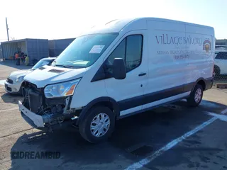 2019 Ford Transit z VIN 1FTYE2CMXKKA07267, wystawiony jako IAAI lot #41436154 z przebiegiem 127 422 mil mil oraz . Historia ofert i sprzedaży dostępna na DreamBid. Obrazek 2.