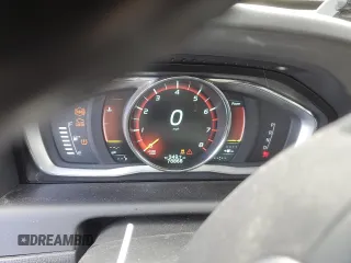 2015 Volvo XC60 T5 z VIN YV4612RK4F2673990, wystawiony jako Copart lot #52303935 z przebiegiem 78 868 mil mil oraz Szkoda całkowita • Salvage title. Historia ofert i sprzedaży dostępna na DreamBid. Obrazek 9.