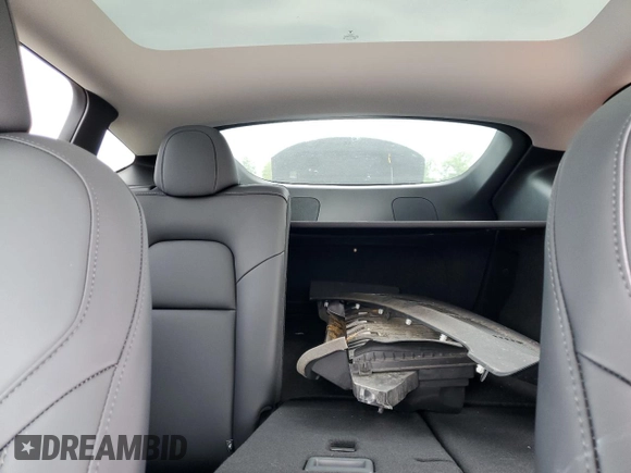 2024 Tesla Model Y Long Range с VIN 7SAYGDEE3RA328991, выставлен на аукционе Copart как лот 56637455 с пробегом Не указан миль и Списание • Salvage title. История ставок и продаж доступна на DreamBid. Изображение 10.