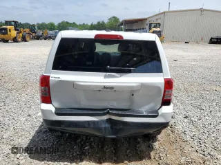 2016 Jeep Patriot Sport z VIN 1C4NJPBA0GD621808, wystawiony jako Copart lot #56292375 z przebiegiem 134 310 mil mil oraz Szkoda całkowita • Salvage title. Historia ofert i sprzedaży dostępna na DreamBid. Obrazek 6.