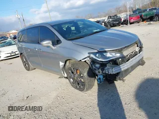 2019 Chrysler Pacifica Touring Plus z VIN 2C4RC1FG0KR686378, wystawiony jako IAAI lot #41629495 z przebiegiem 88 262 mil mil oraz . Historia ofert i sprzedaży dostępna na DreamBid. Obrazek 1.